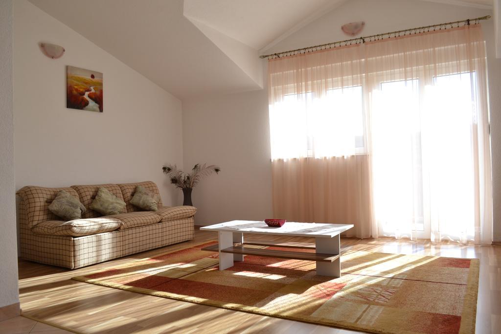 Trilj Apartman Jurika エクステリア 写真