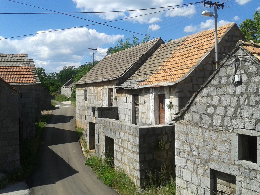 Trilj Apartman Jurika エクステリア 写真